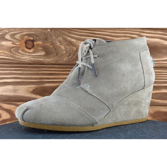 Toms Boot Sz 8.5 M Short‎ Boots Round Toe Brown Suede Women - Picture 1 of 7